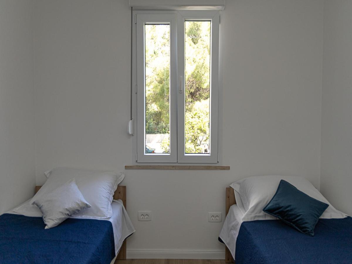 Apartment Matea Mokosica Bagian luar foto
