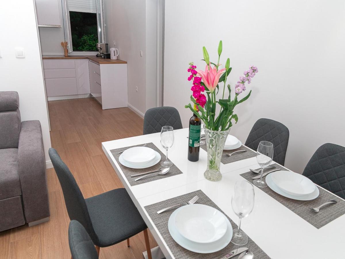 Apartment Matea Mokosica Bagian luar foto